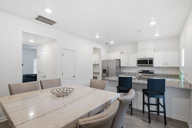1003 Bradburn Village Dr, Antioch, TN 37013
