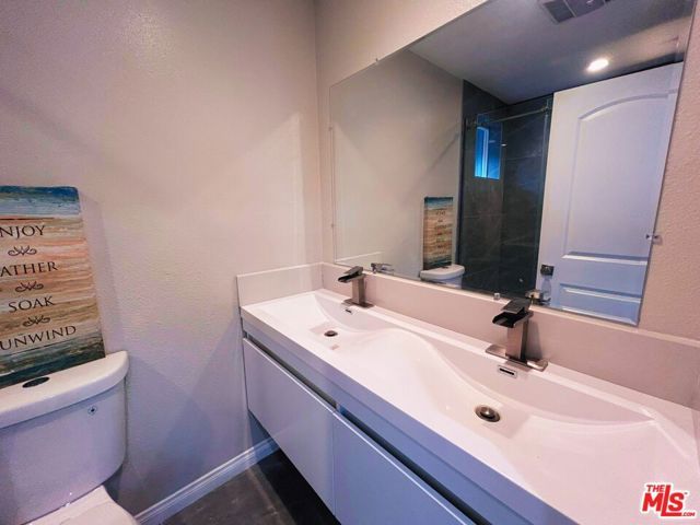 1109 N Chester Avenue, Inglewood, CA 90302