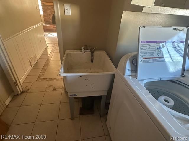 9043 Wormer, Redford, MI 48239