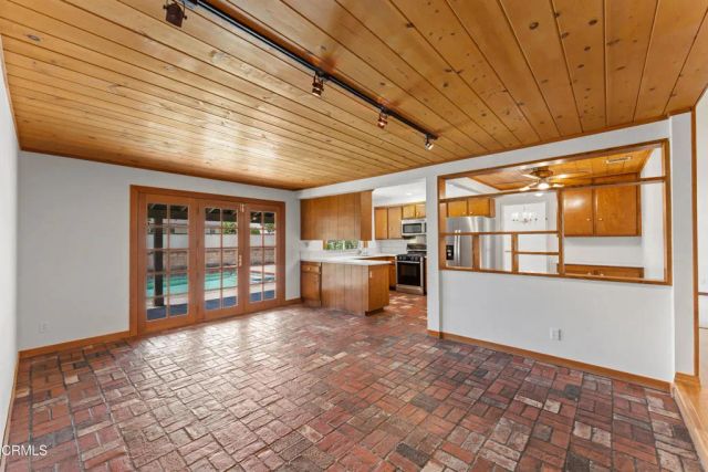 5828 Sunny Vista Avenue, Oak Park, CA 91377