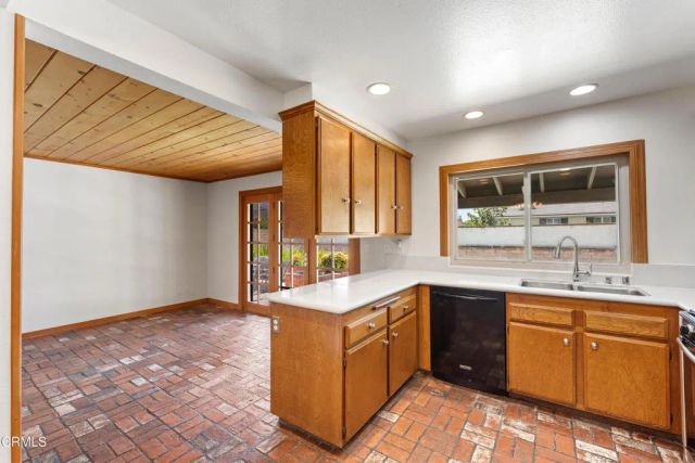 5828 Sunny Vista Avenue, Oak Park, CA 91377