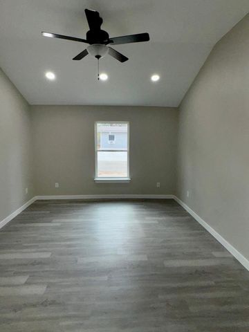 1844 W Houston Street, Paris, TX 75460