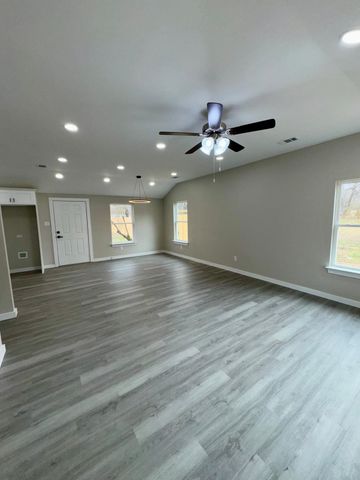 1844 W Houston Street, Paris, TX 75460