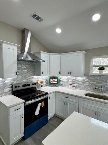 1844 W Houston Street, Paris, TX 75460