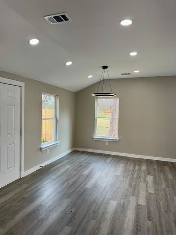 1844 W Houston Street, Paris, TX 75460