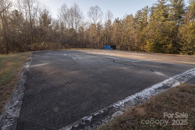 49 Lake James Road, Marion, NC 28752