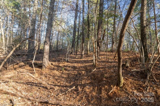 49 Lake James Road, Marion, NC 28752