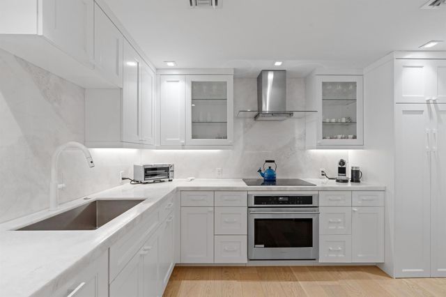 100 Worth Avenue 401, Palm Beach, FL 33480