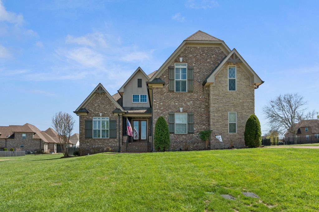 503 Carriage Ln, Lebanon, TN 37087