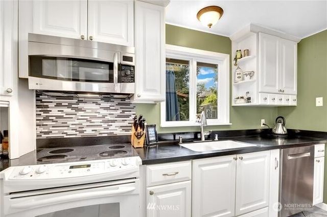 21230 38th Place W, Brier, WA 98036