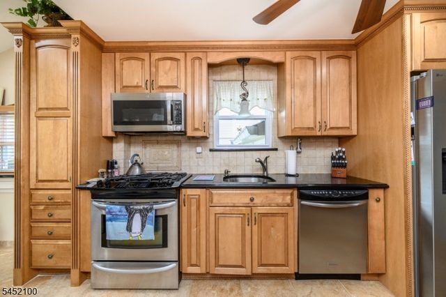 147 Claremont Ave, Verona Twp., NJ 07044