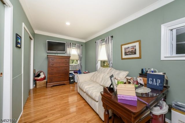 147 Claremont Ave, Verona Twp., NJ 07044