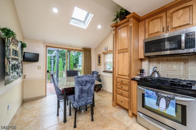 147 Claremont Ave, Verona Twp., NJ 07044