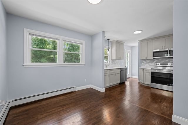 126 Alton Bradford Road, Hopkinton, RI 02808