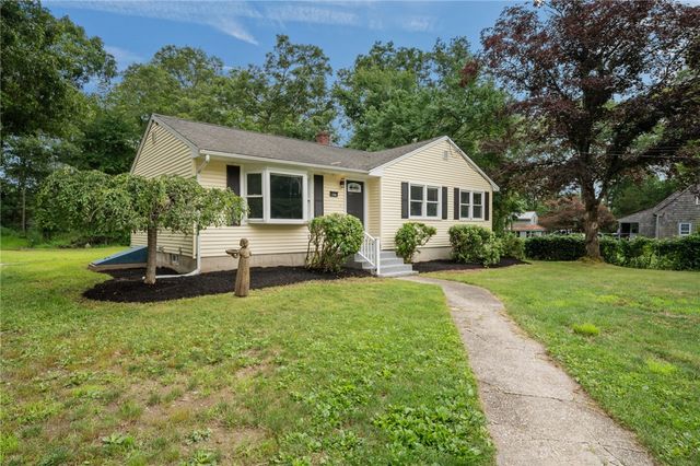 126 Alton Bradford Road, Hopkinton, RI 02808