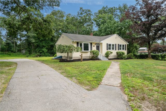 126 Alton Bradford Road, Hopkinton, RI 02808