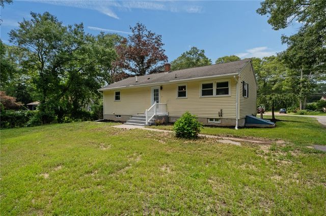 126 Alton Bradford Road, Hopkinton, RI 02808