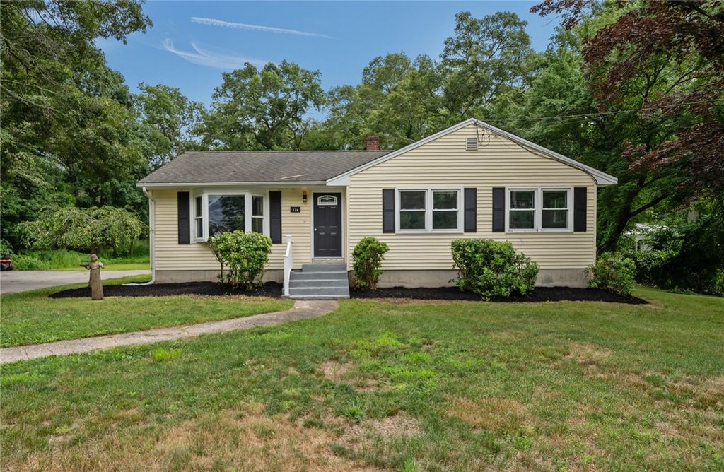126 Alton Bradford Road, Hopkinton, RI 02808