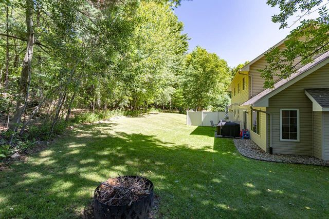 1914-1916 BROOK VIEW COURT, Wausau, WI 54403