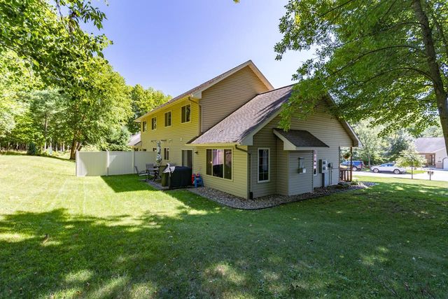 1914-1916 BROOK VIEW COURT, Wausau, WI 54403