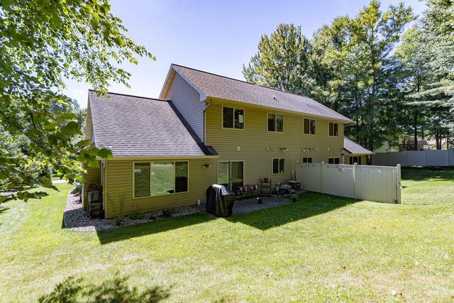 1914-1916 BROOK VIEW COURT, Wausau, WI 54403