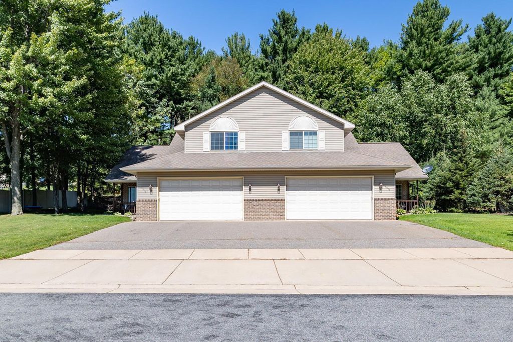 1914-1916 BROOK VIEW COURT, Wausau, WI 54403