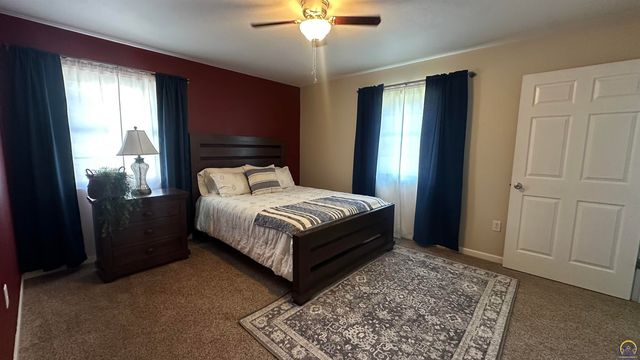 517 S Cottonwood ST, Emporia, KS 66801