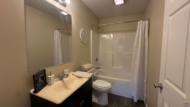 517 S Cottonwood ST, Emporia, KS 66801