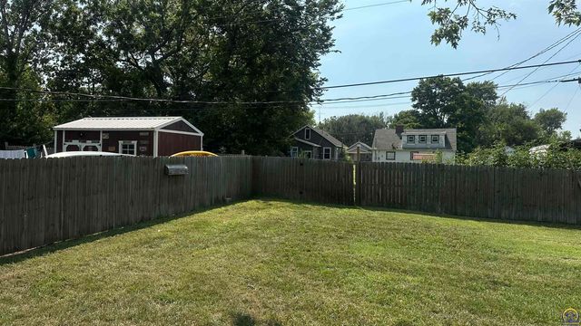 517 S Cottonwood ST, Emporia, KS 66801