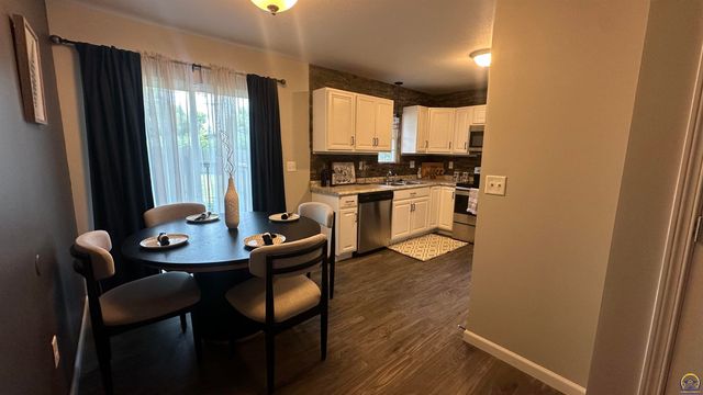 517 S Cottonwood ST, Emporia, KS 66801