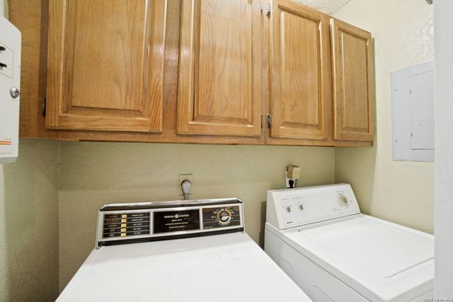 8633 Datapoint Dr Apt 204, San Antonio, TX 78229