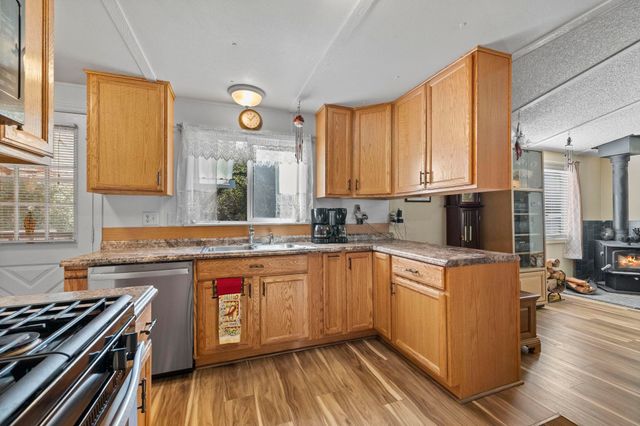 11991 Black Dr, Big Oak Flat, CA 95305