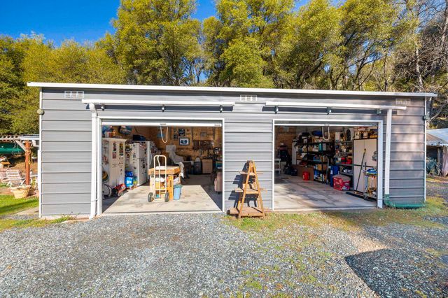 11991 Black Dr, Big Oak Flat, CA 95305