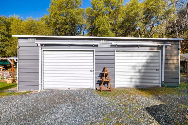 11991 Black Dr, Big Oak Flat, CA 95305