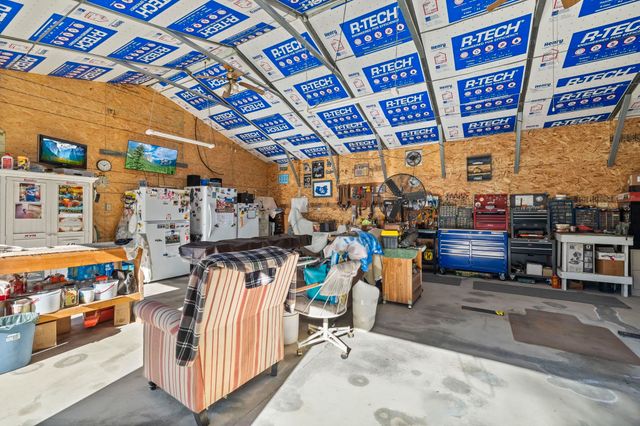 11991 Black Dr, Big Oak Flat, CA 95305