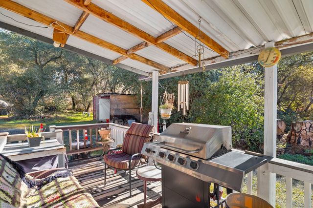 11991 Black Dr, Big Oak Flat, CA 95305