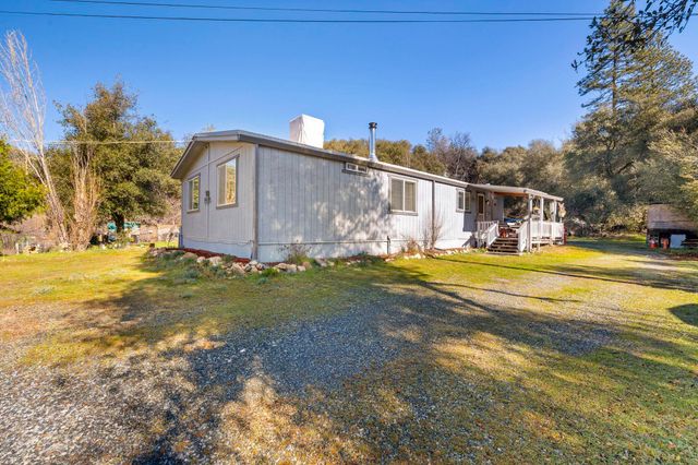 11991 Black Dr, Big Oak Flat, CA 95305