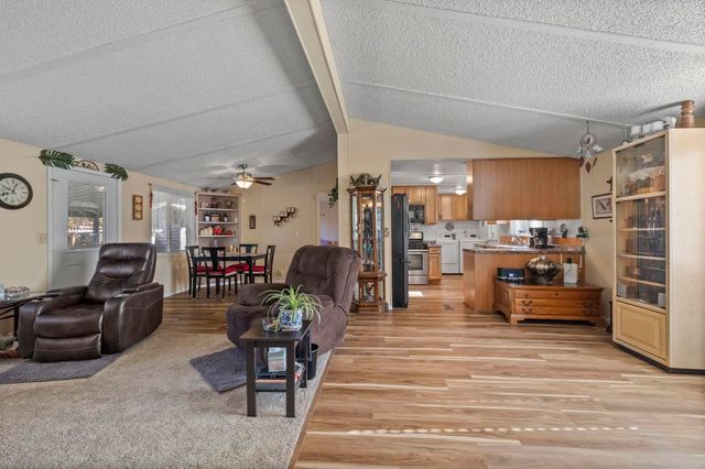 11991 Black Dr, Big Oak Flat, CA 95305