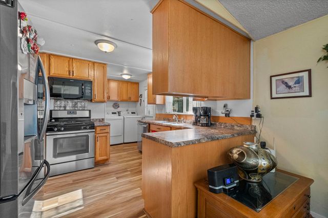 11991 Black Dr, Big Oak Flat, CA 95305