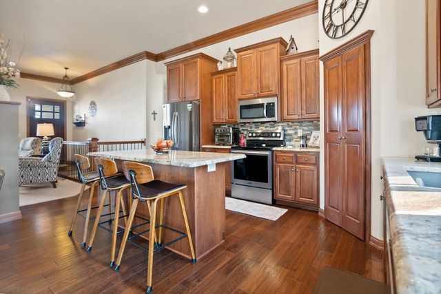1024 FAVERSHAM WAY, Green Bay, WI 54313