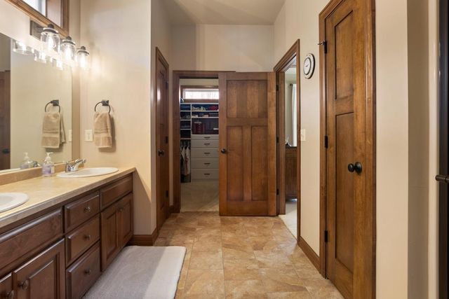 1024 FAVERSHAM WAY, Green Bay, WI 54313