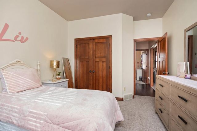 1024 FAVERSHAM WAY, Green Bay, WI 54313