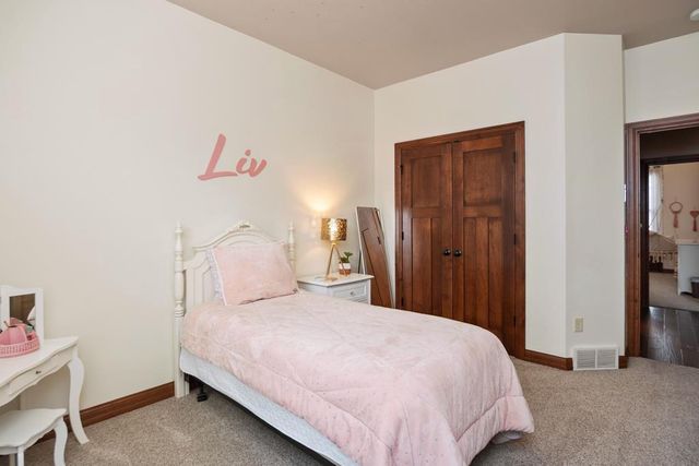 1024 FAVERSHAM WAY, Green Bay, WI 54313