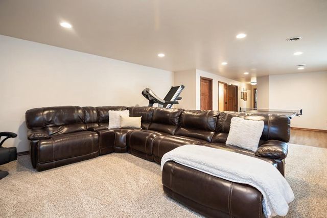 1024 FAVERSHAM WAY, Green Bay, WI 54313