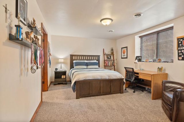 1024 FAVERSHAM WAY, Green Bay, WI 54313