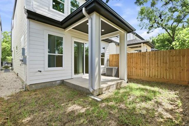 106 Luetta Street, Houston, TX 77076