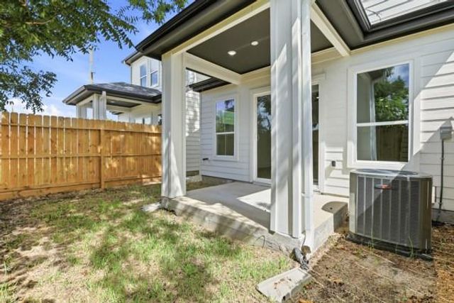 106 Luetta Street, Houston, TX 77076