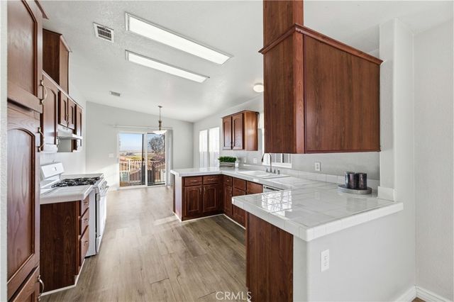 2424 Grandview Terrace, Rosamond, CA 93560