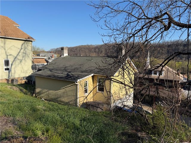 525 Franklin St, Freeport Boro, PA 16229
