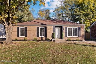 6615 Moorhampton Dr, Louisville, KY 40228